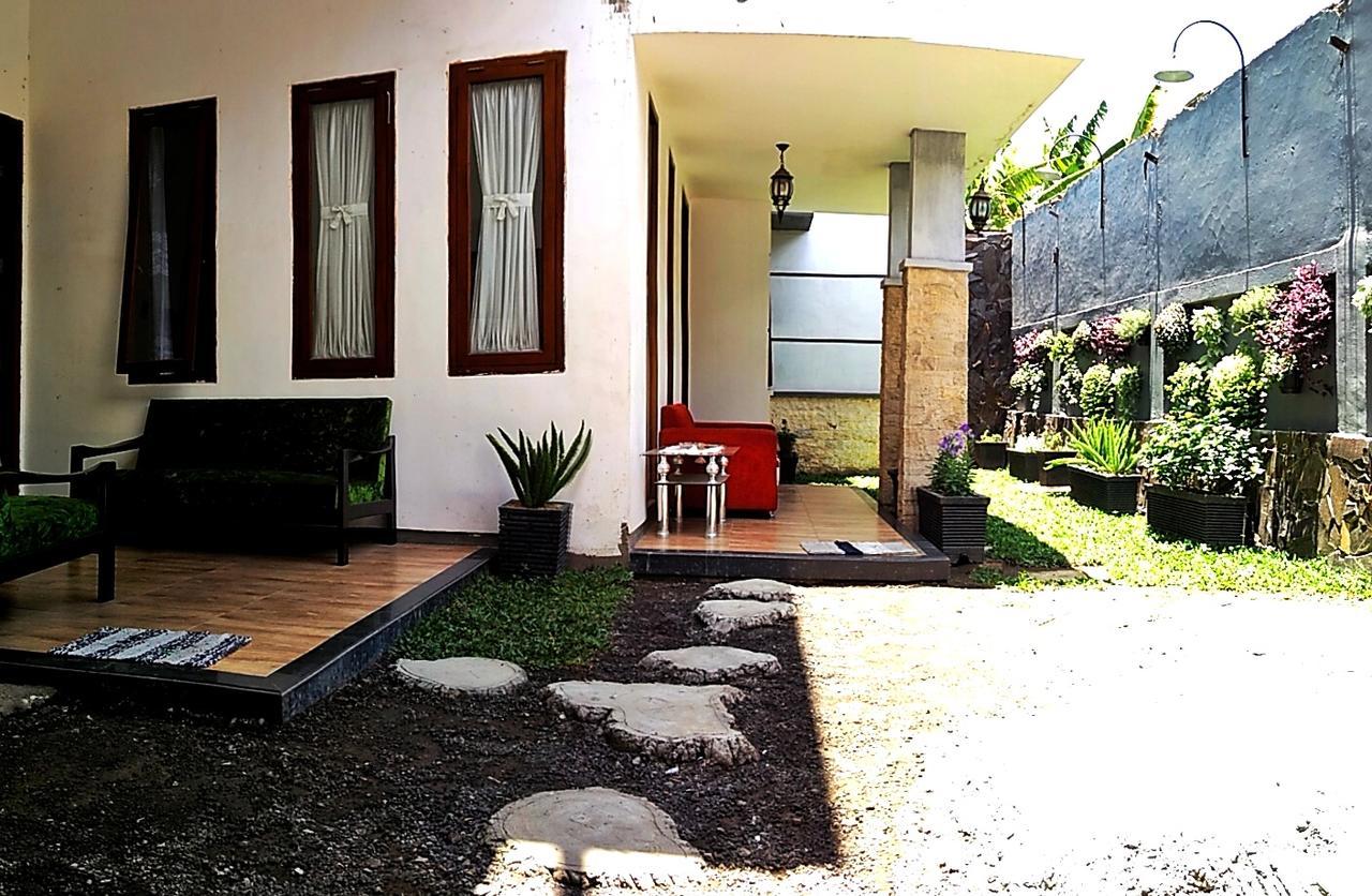 A Pousada Omah Etan Batu Batu  Exterior foto