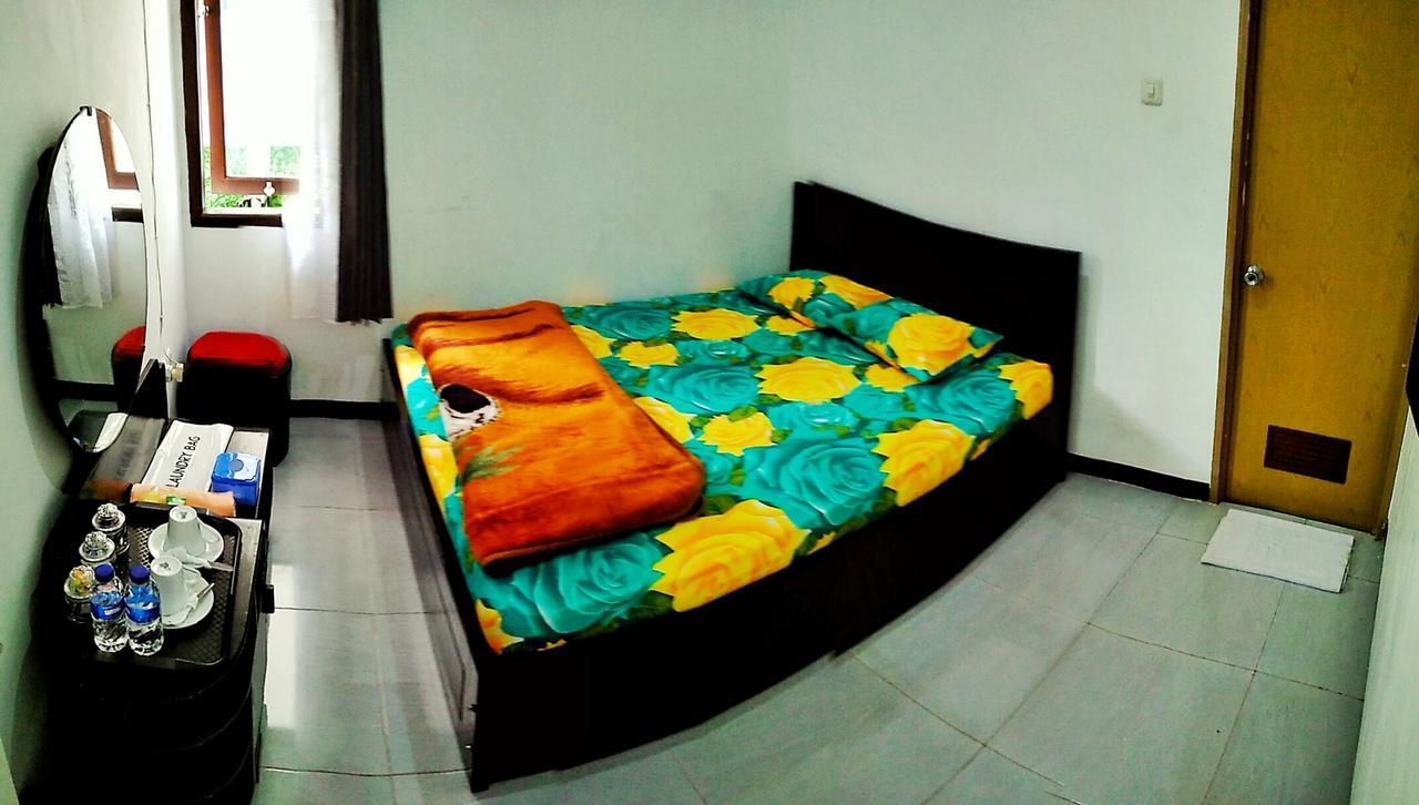 A Pousada Omah Etan Batu Batu  Exterior foto